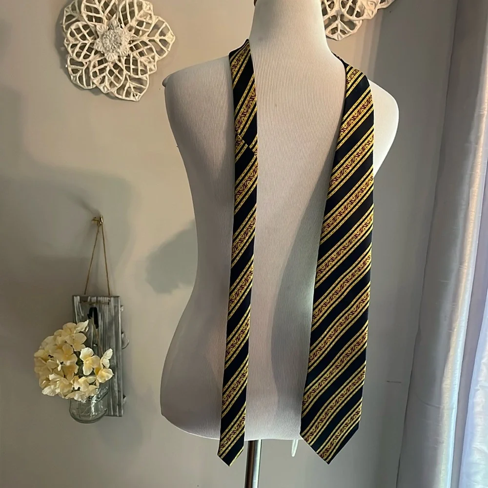 VINTAGE ZEUS STRIPED POLYESTER TIE BLUE RED GOLD
